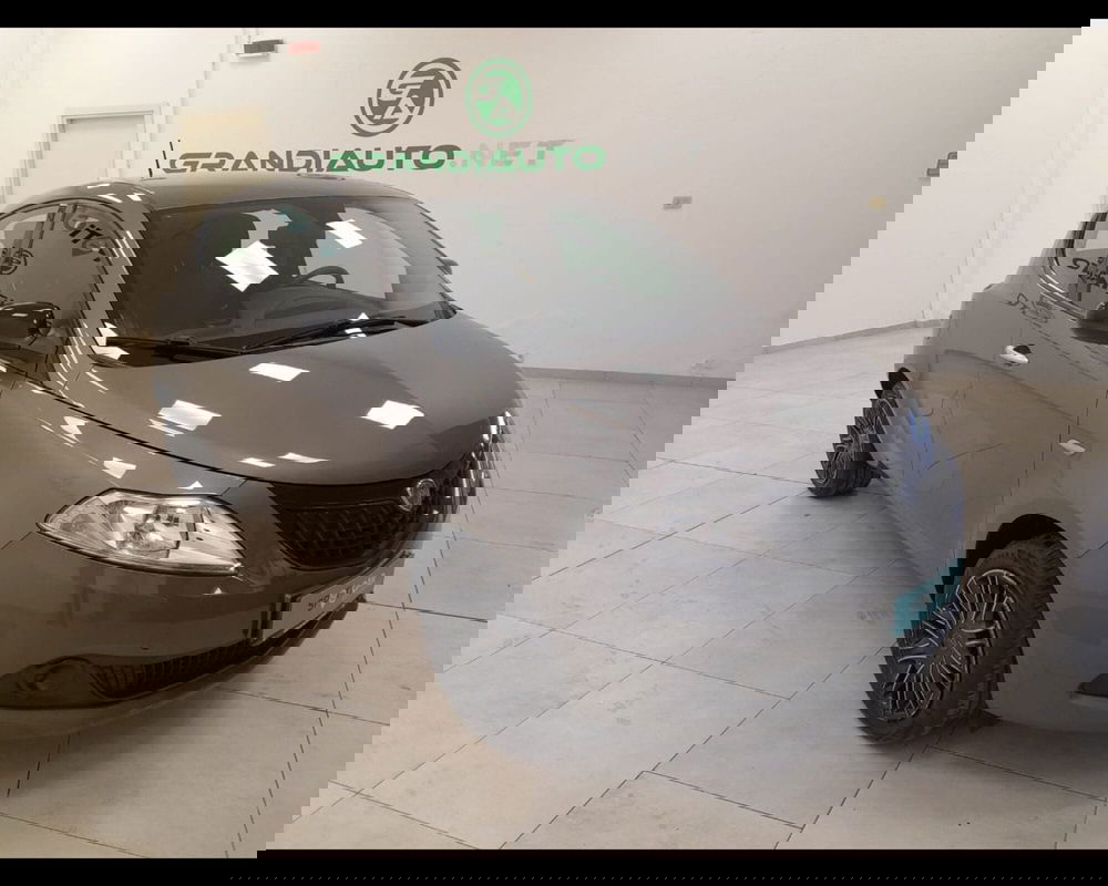 Lancia Ypsilon usata a Alessandria (7)