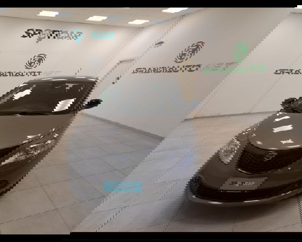 Lancia Ypsilon usata a Alessandria (8)