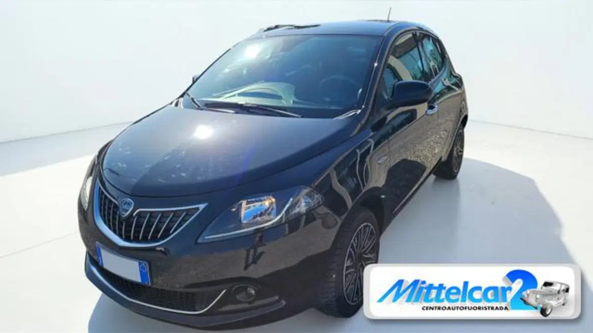 Lancia Ypsilon usata a Udine