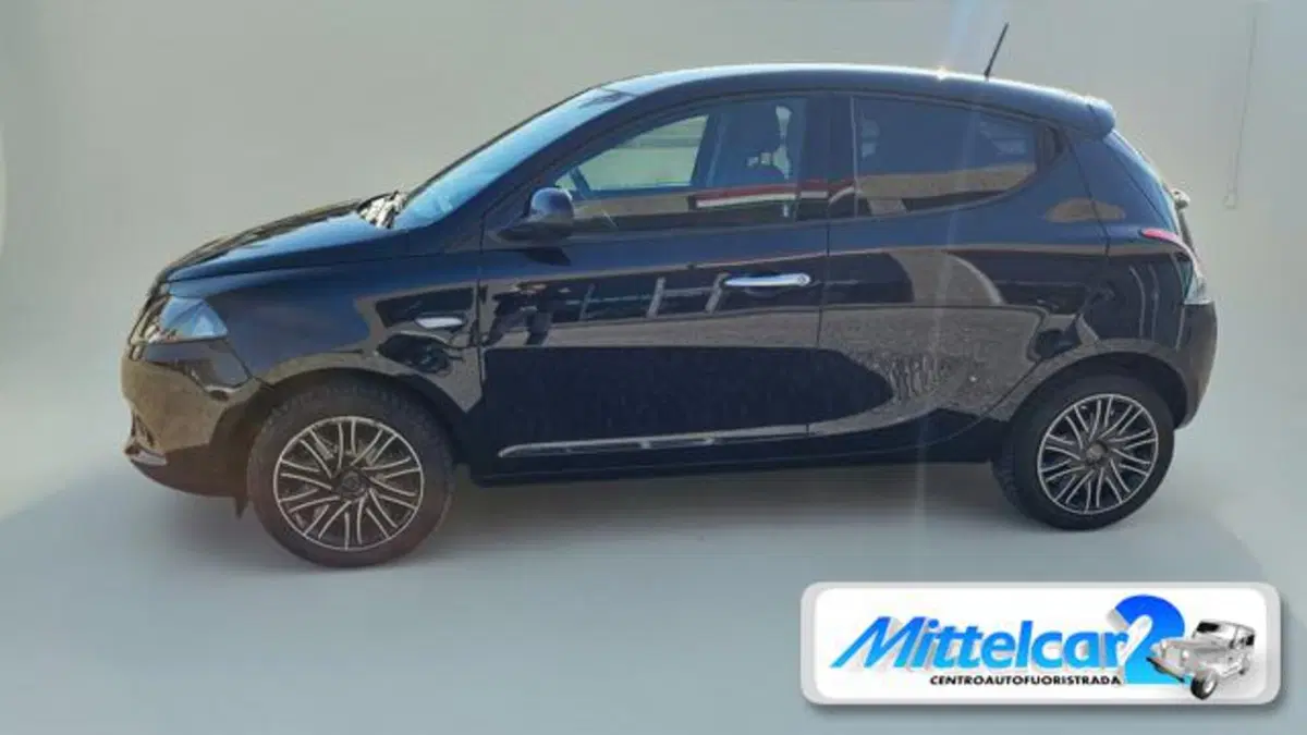 Lancia Ypsilon usata a Udine (2)