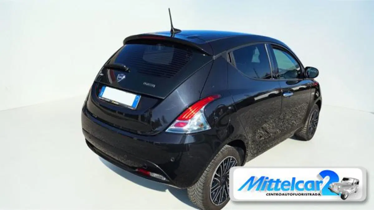 Lancia Ypsilon usata a Udine (5)
