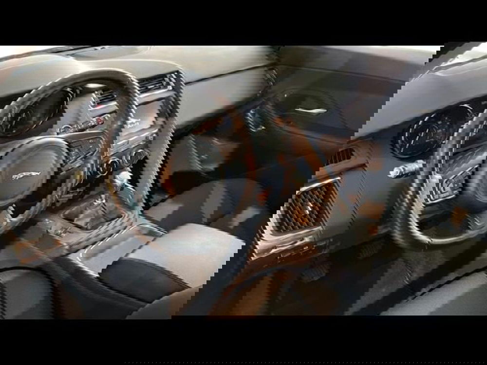 Jaguar E-Pace usata a Firenze (10)