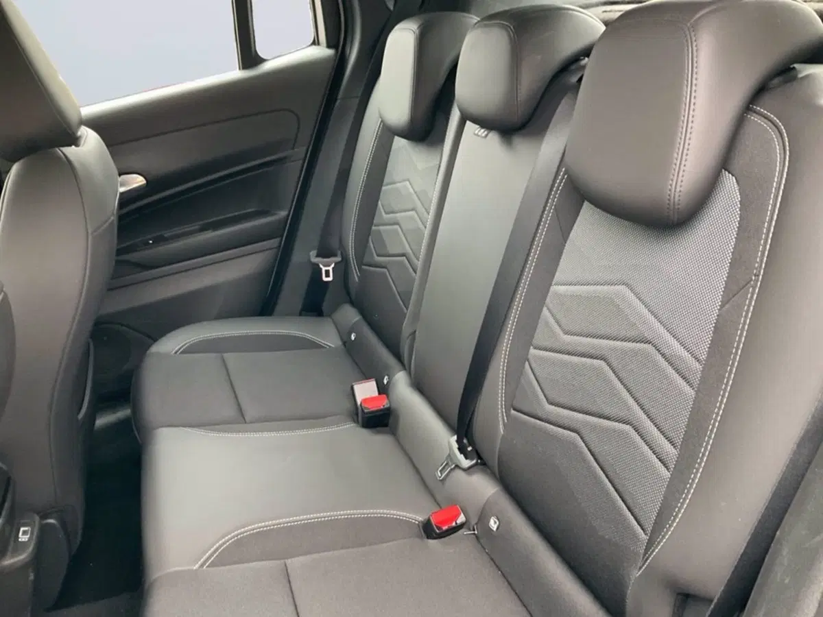 Jeep Avenger usata a Milano (10)