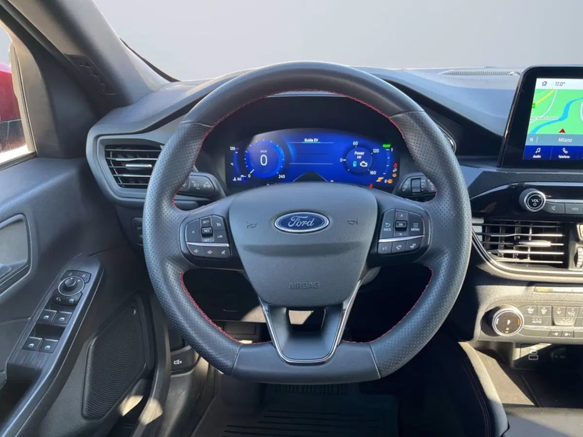 Ford Kuga usata a Milano (13)