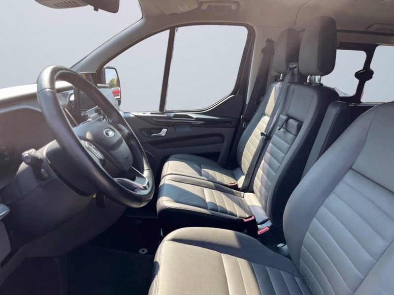 Ford Tourneo Custom usata a Milano (11)