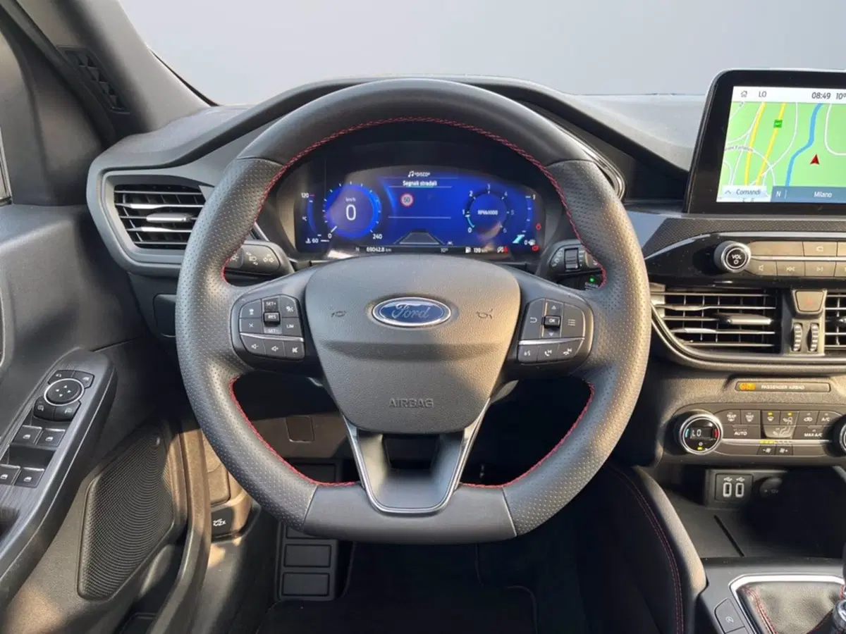 Ford Kuga usata a Milano (13)