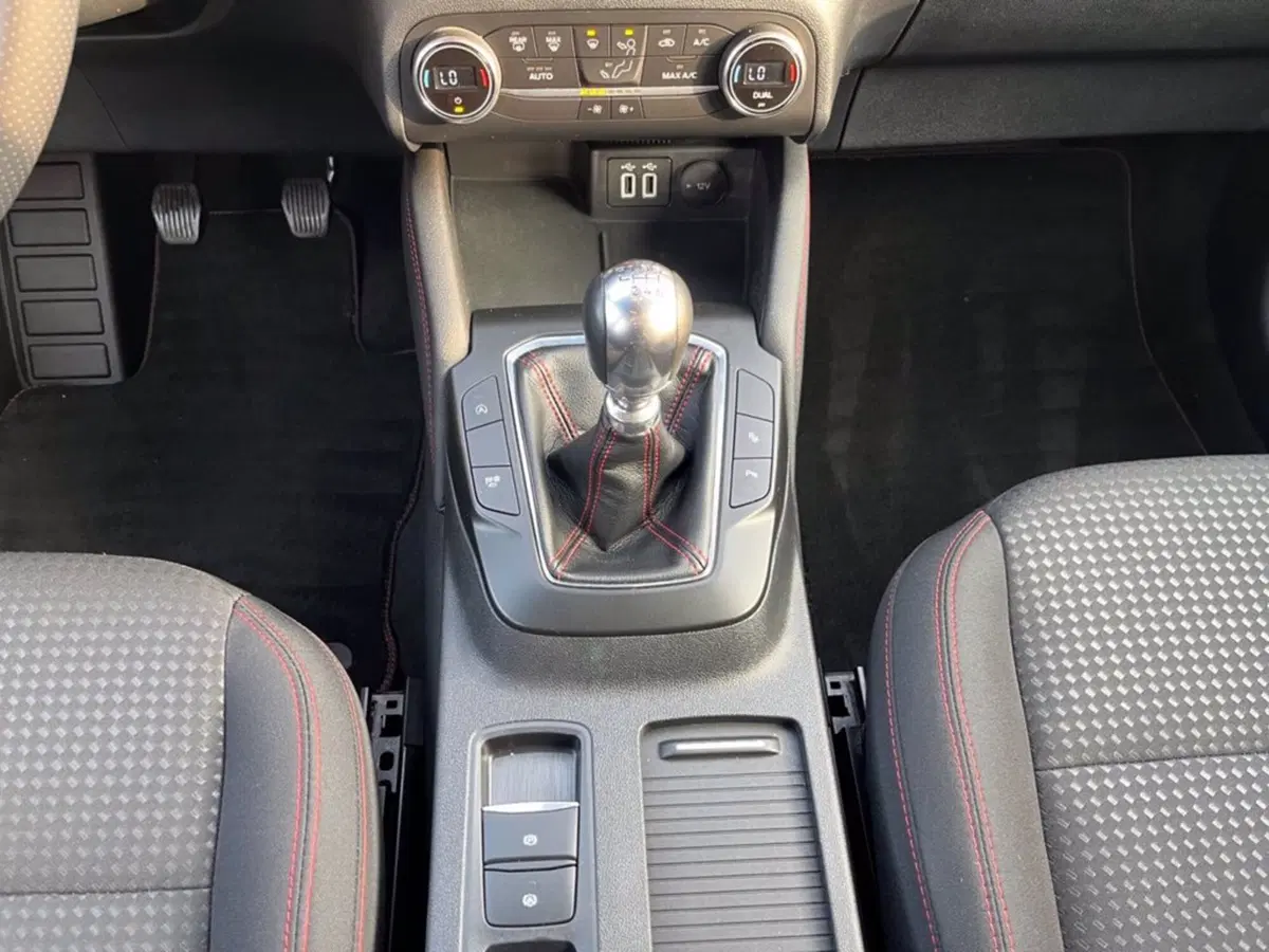Ford Kuga usata a Milano (15)