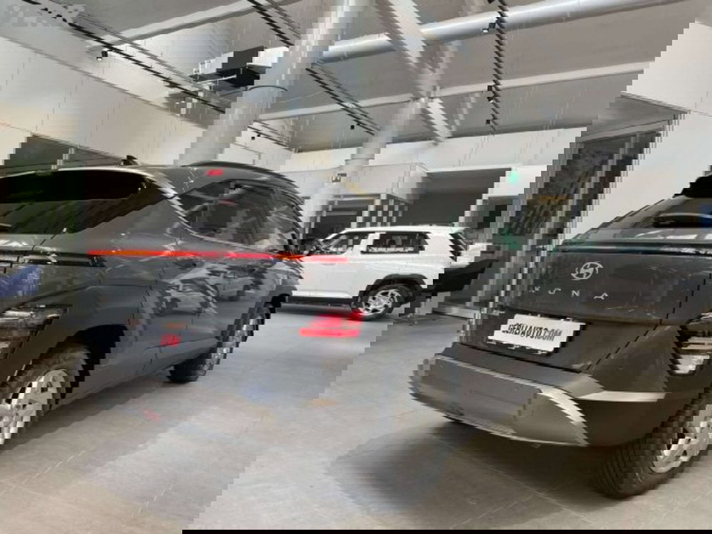 Hyundai Kona nuova a Milano (4)