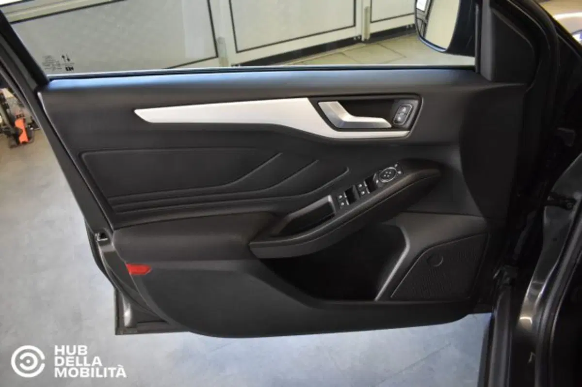 Ford Focus Station Wagon usata a Perugia (7)
