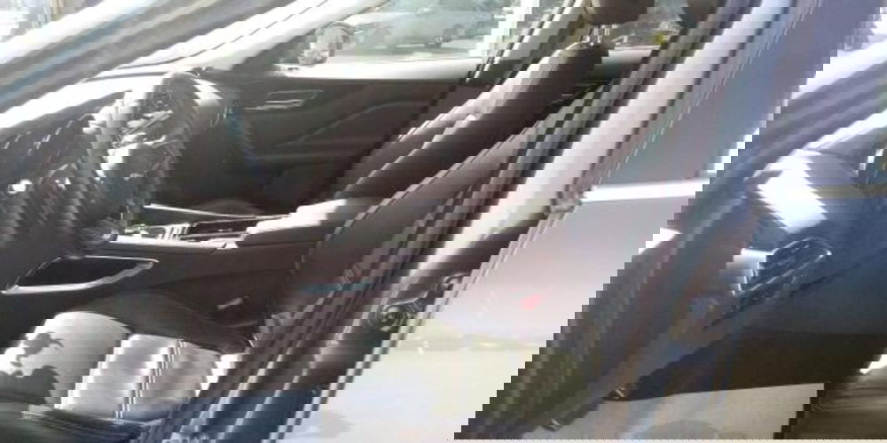 Jaguar F-Pace usata a Udine (14)