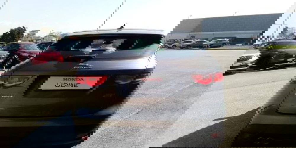 Jaguar F-Pace usata a Udine (4)