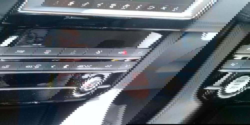 Jaguar F-Pace usata a Udine (8)