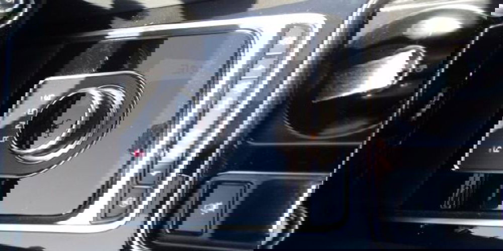 Jaguar F-Pace usata a Udine (9)