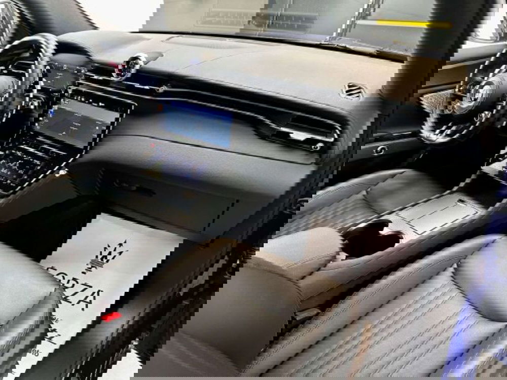 Maserati Grecale usata a Torino (12)