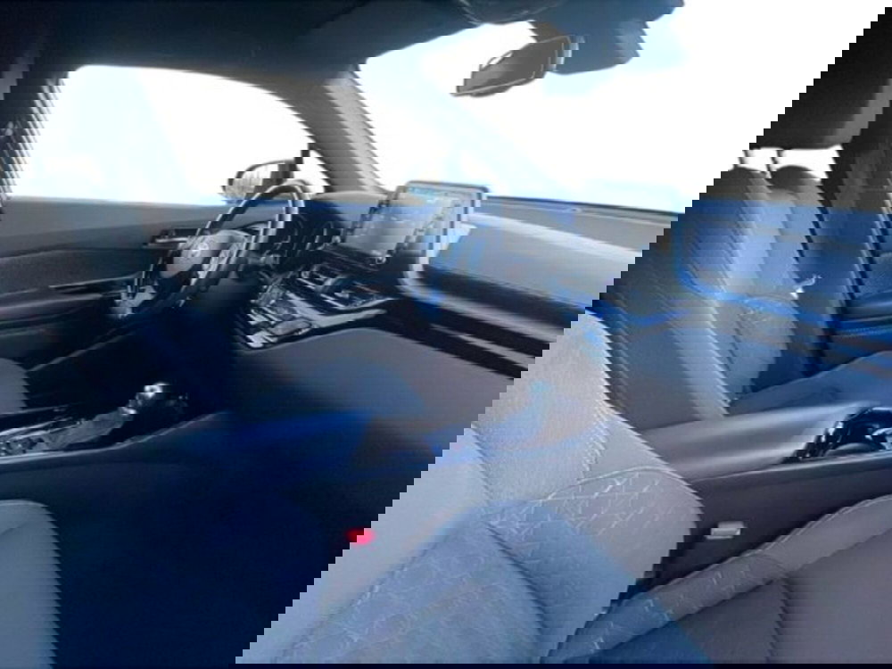 Toyota Toyota C-HR usata a Vercelli (7)