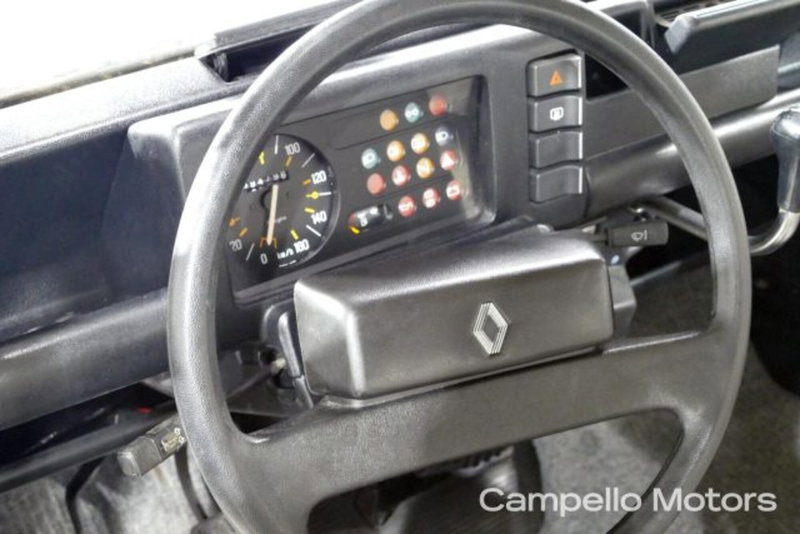 Renault 4 usata a Venezia (10)