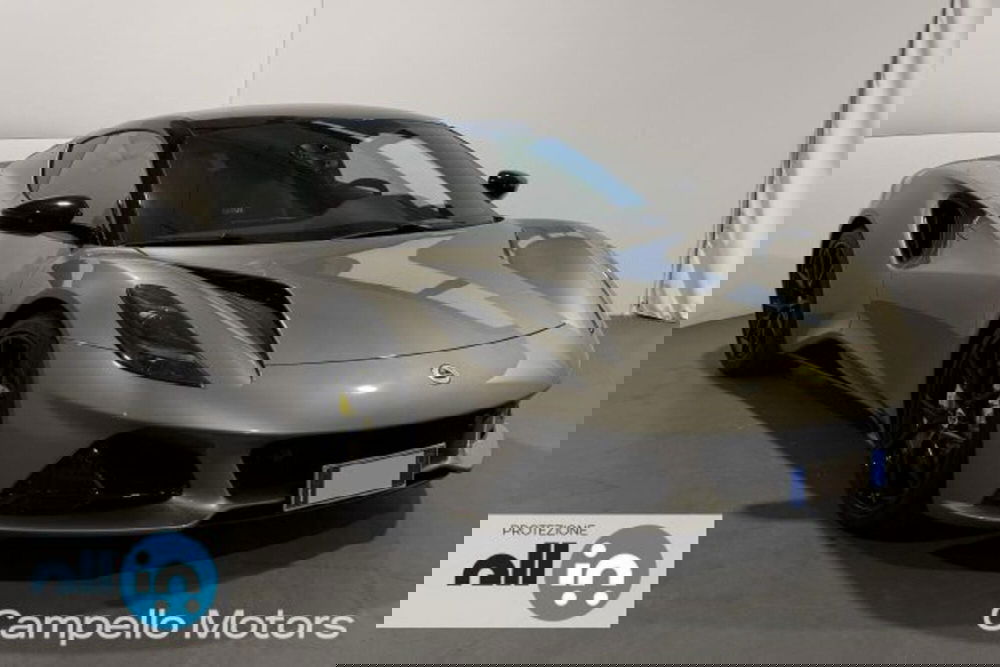 Lotus Emira usata a Venezia