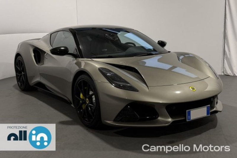 Lotus Emira usata a Venezia
