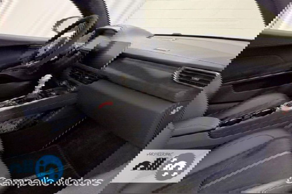 Lotus Emira usata a Venezia (14)