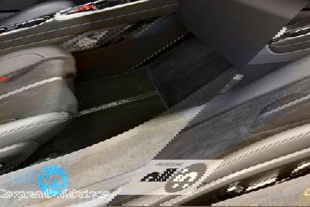 Lotus Emira usata a Venezia (17)