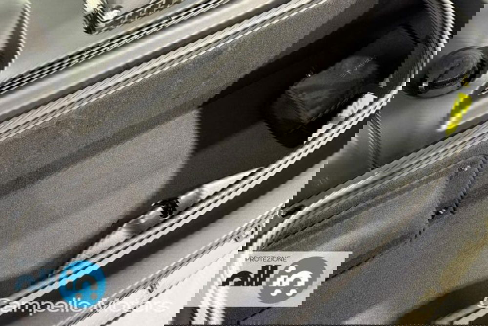 Lotus Emira usata a Venezia (20)