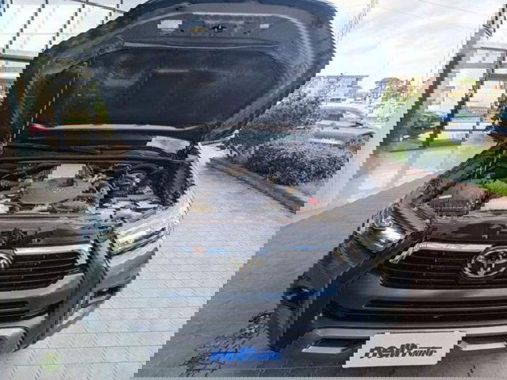 Toyota Hilux usata a Pisa (17)