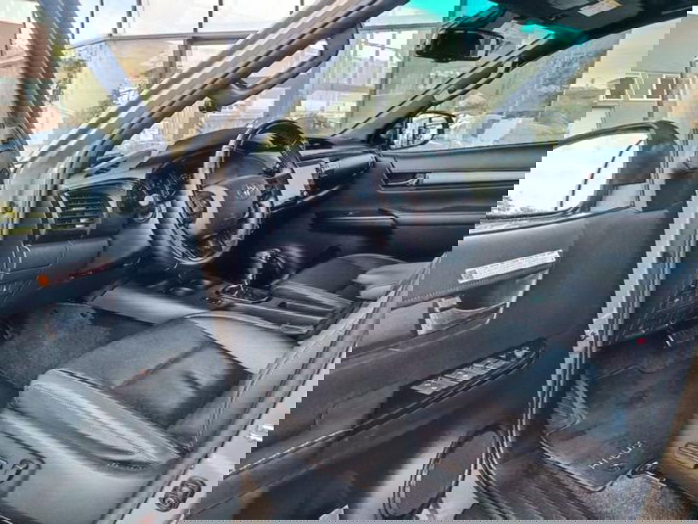 Toyota Hilux usata a Pisa (5)