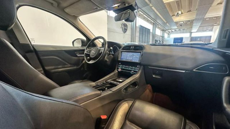 Jaguar F-Pace usata a Reggio Emilia (12)