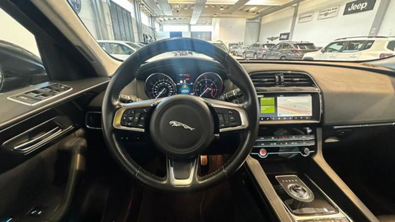 Jaguar F-Pace usata a Reggio Emilia (15)