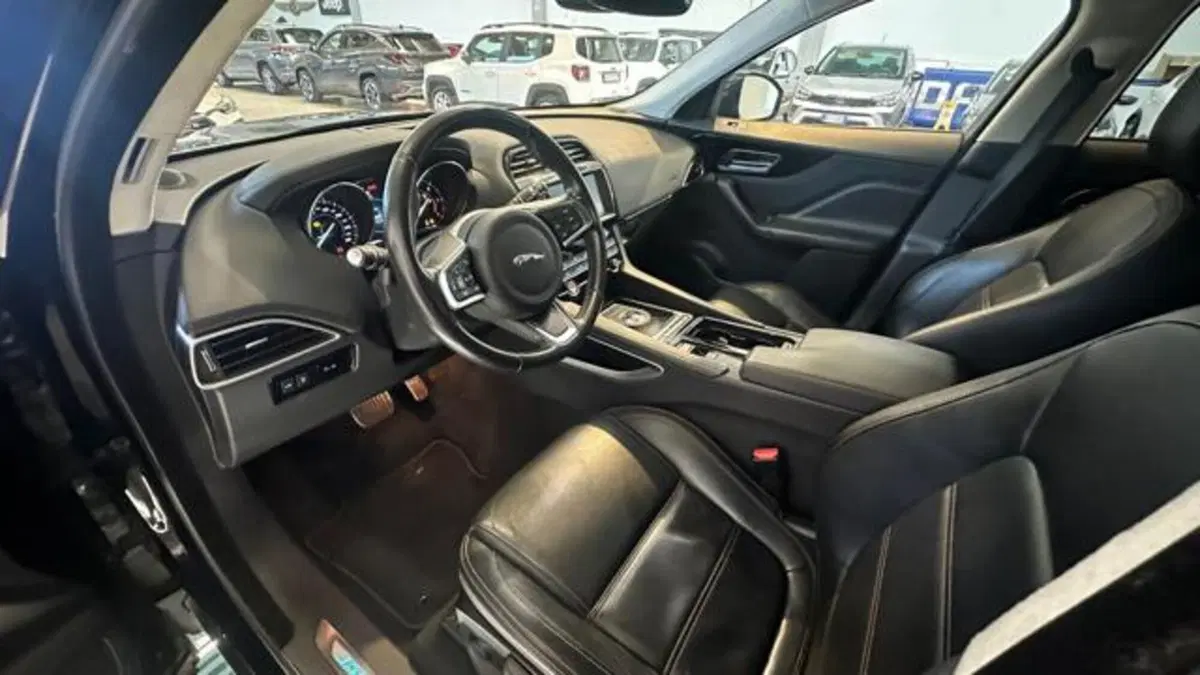 Jaguar F-Pace usata a Reggio Emilia (8)