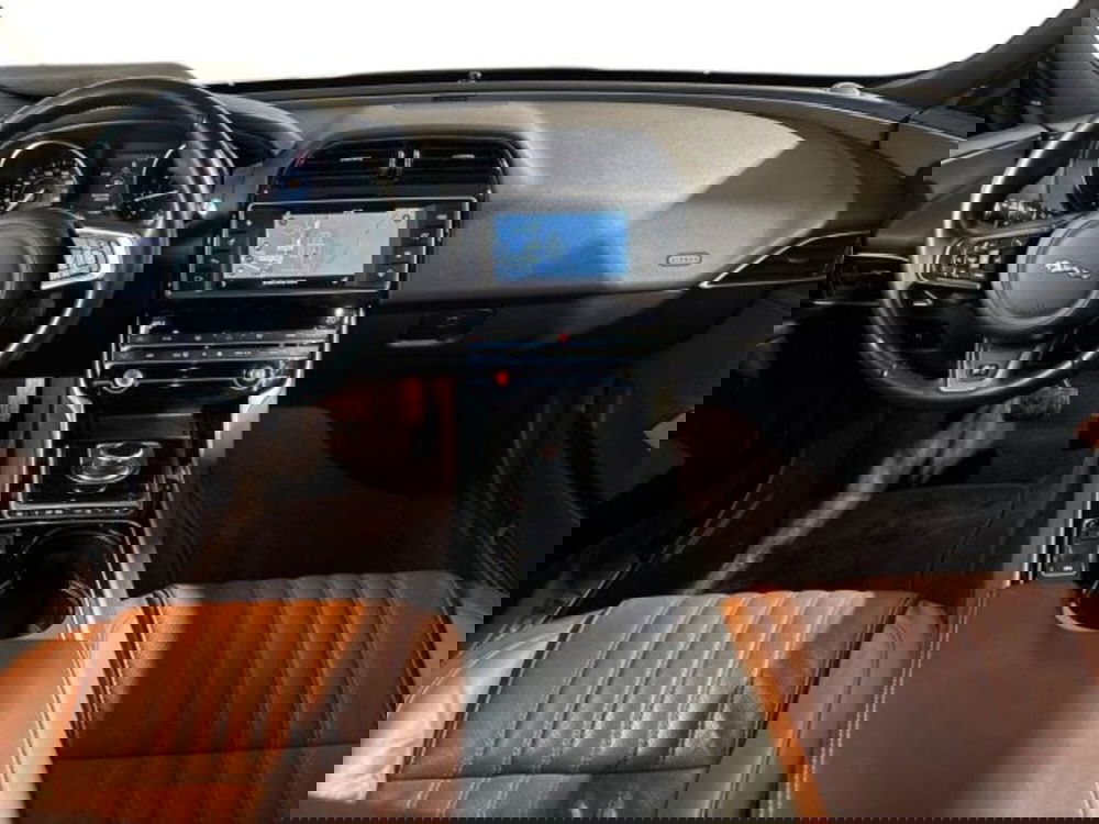 Jaguar XE usata a Bologna (13)