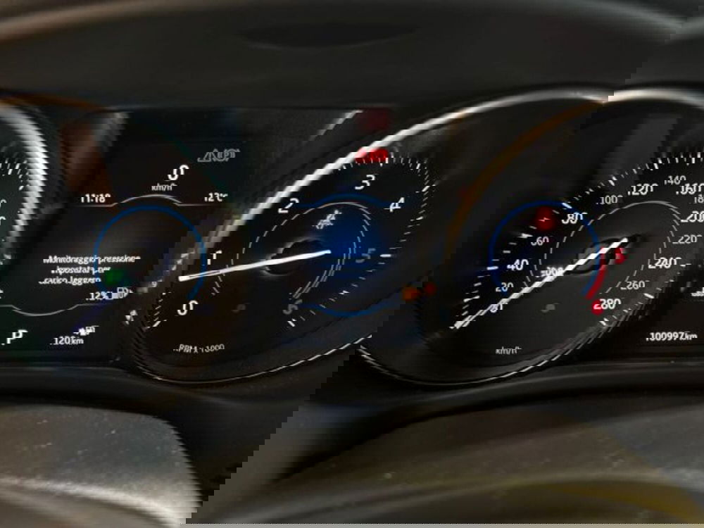 Jaguar XE usata a Bologna (17)