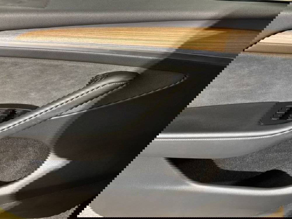 Tesla Model Y usata a Bologna (10)