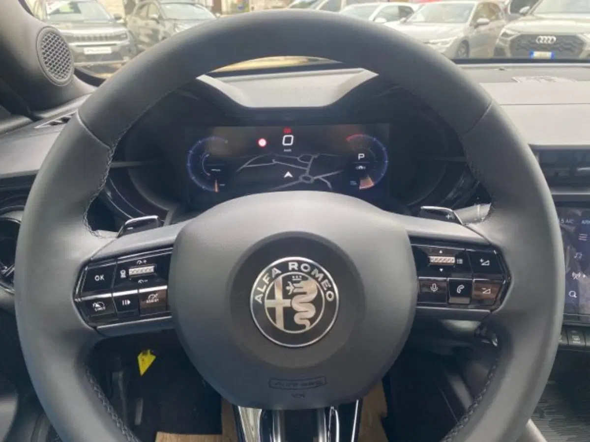 Alfa Romeo Junior nuova a Cuneo (13)