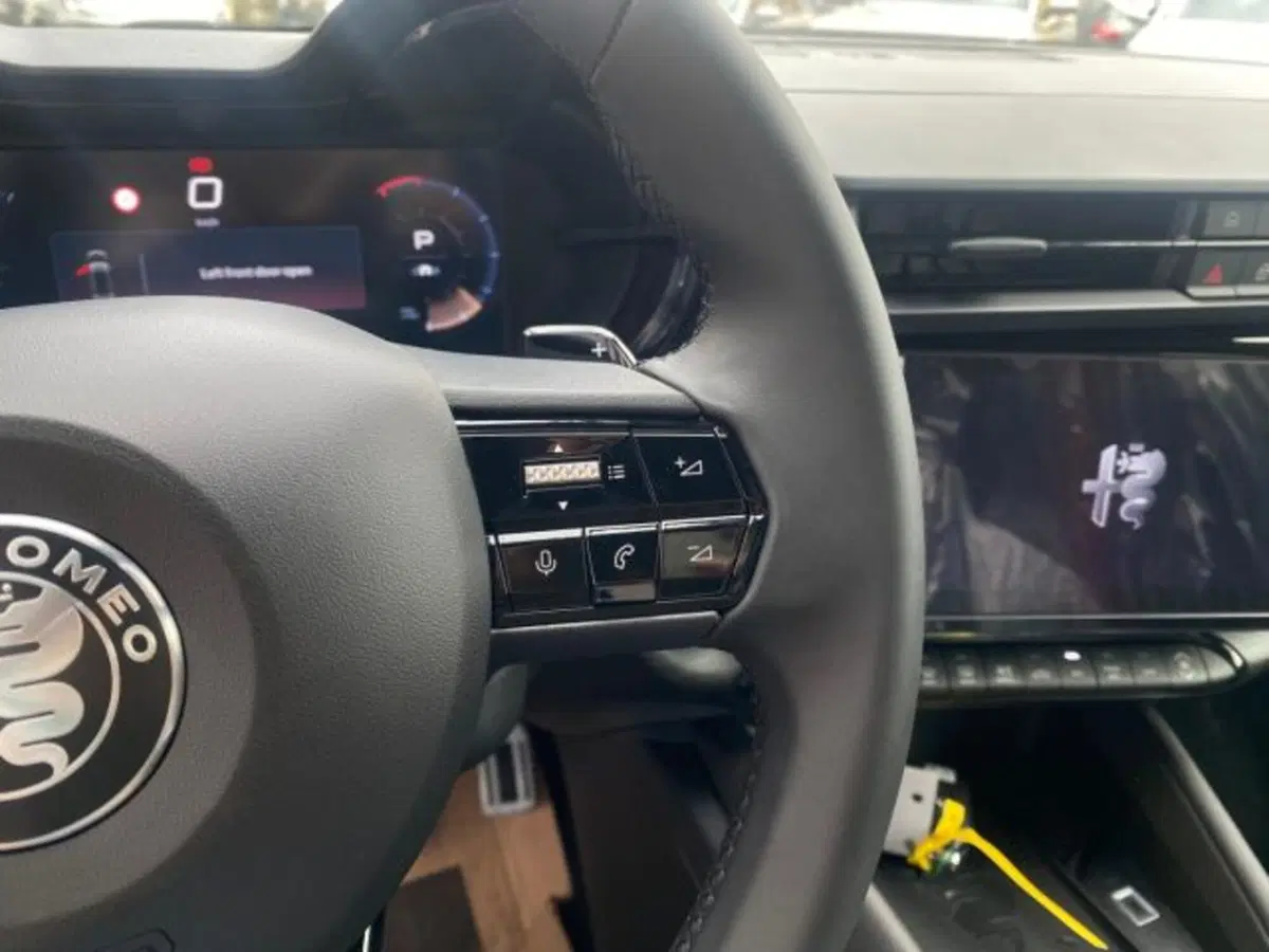 Alfa Romeo Junior nuova a Cuneo (8)
