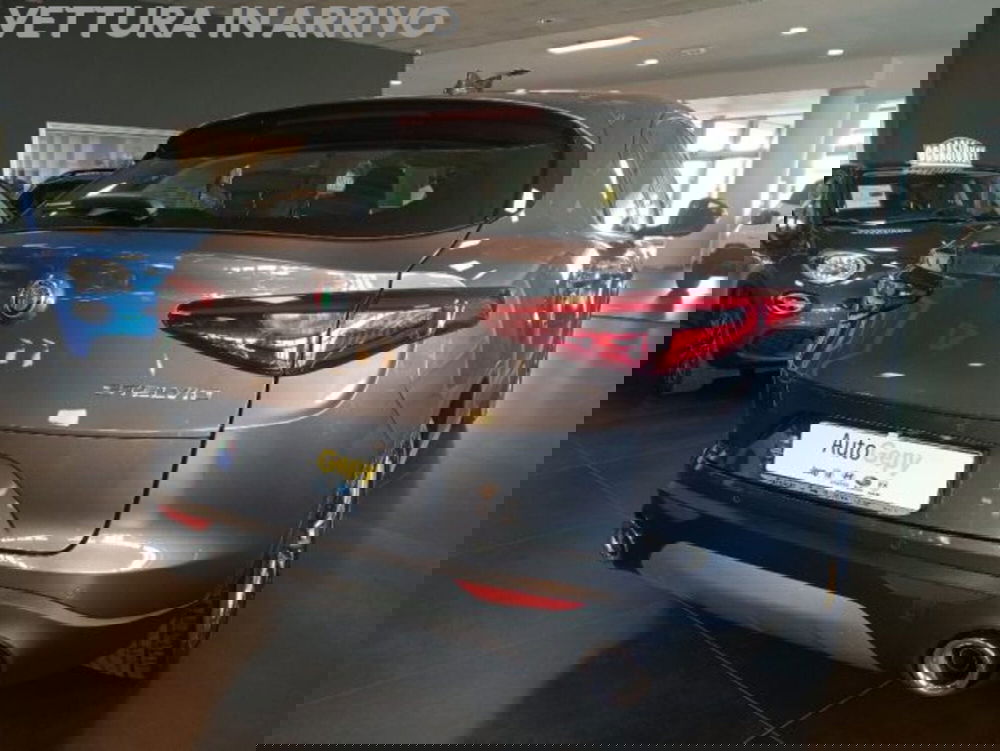 Alfa Romeo Stelvio usata a Modena (18)