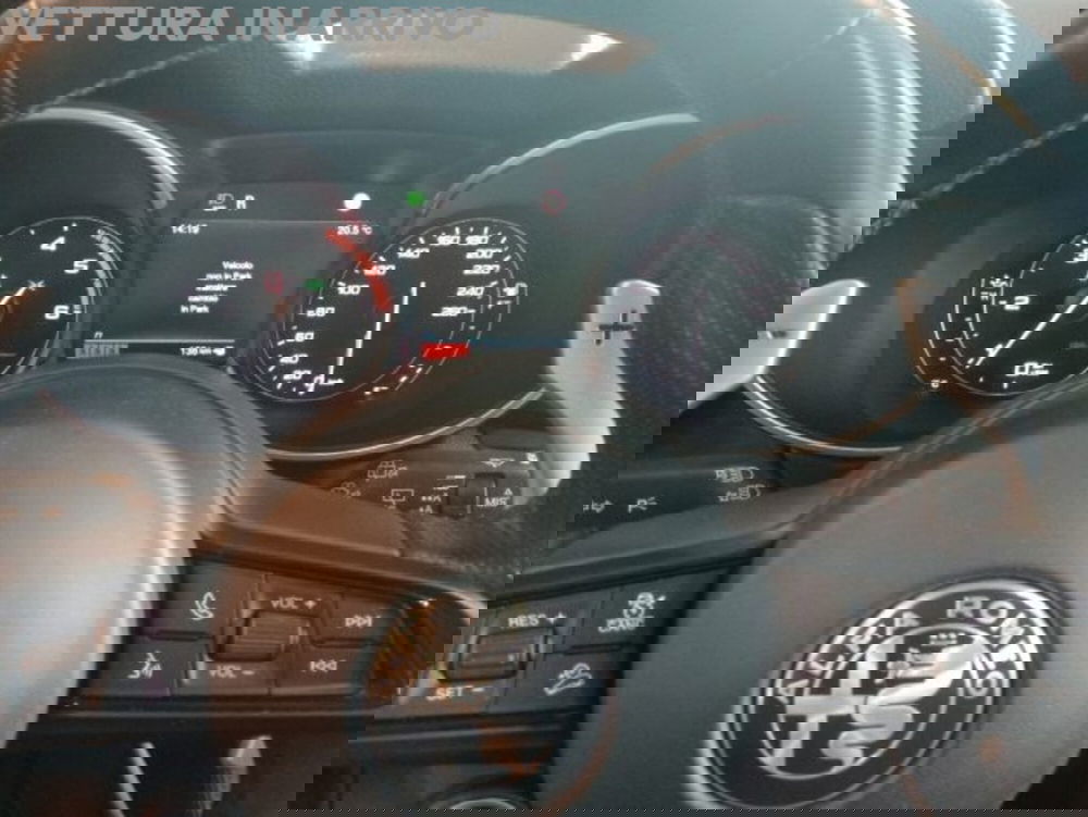 Alfa Romeo Stelvio usata a Modena (9)