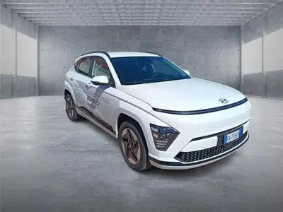 Hyundai Kona EV 64 kWh XLine del 2024 usata a Bari
