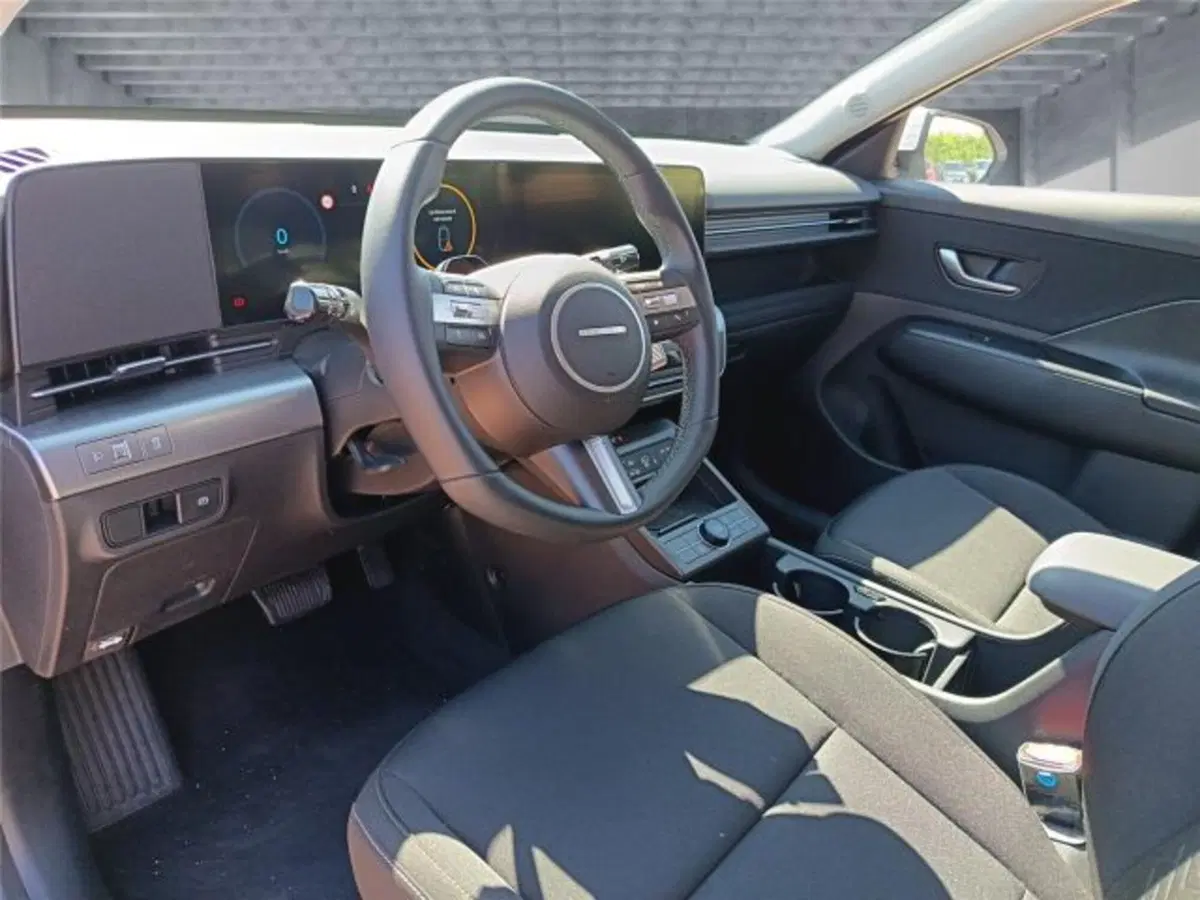 Hyundai Kona usata a Bari (10)