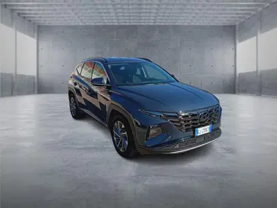 Hyundai Tucson 1.6 crdi 48V Xline 2wd dct del 2022 usata a Bari