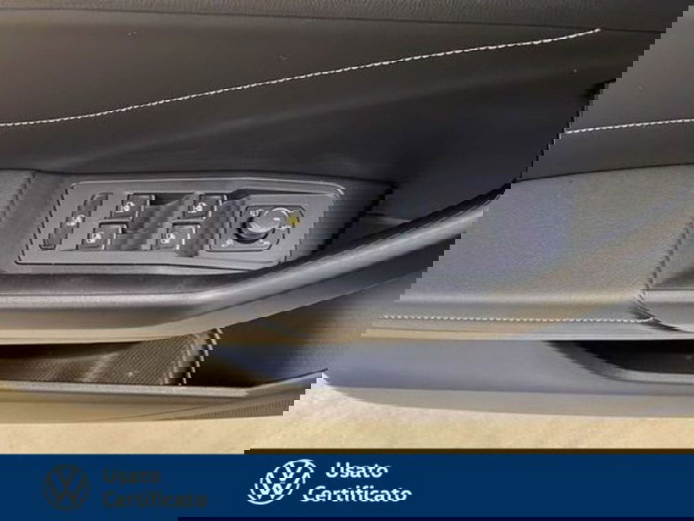 Volkswagen T-Roc usata a Vicenza (18)