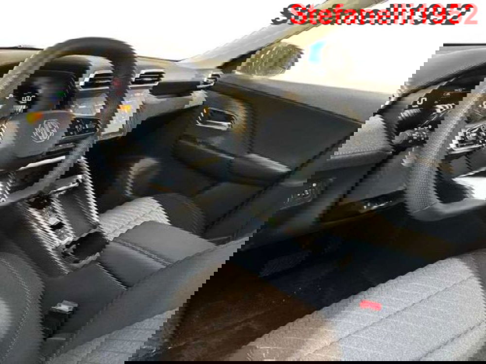 Mg ZS EV nuova a Bologna (11)