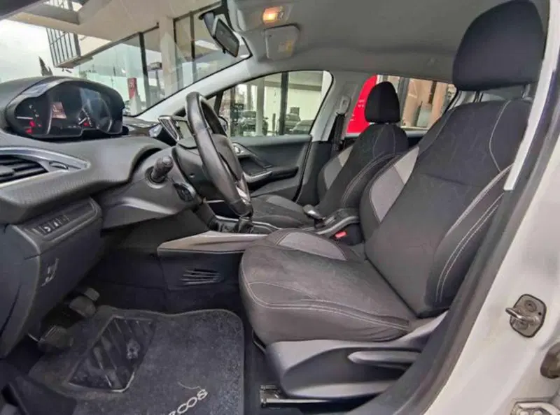Peugeot 2008 usata a Sassari (9)