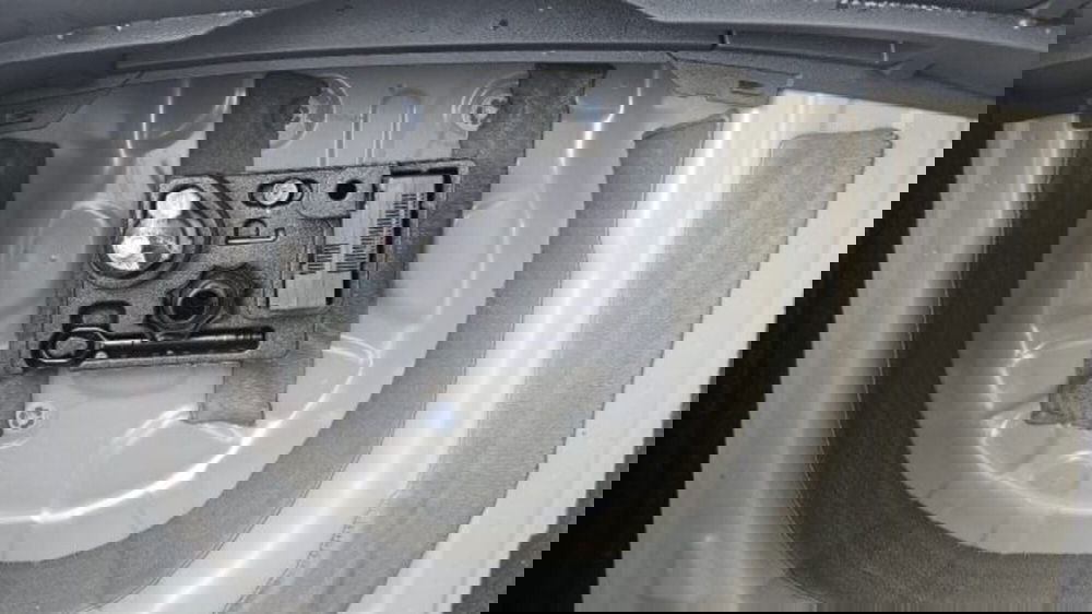 Volkswagen Taigo usata a Lucca (18)