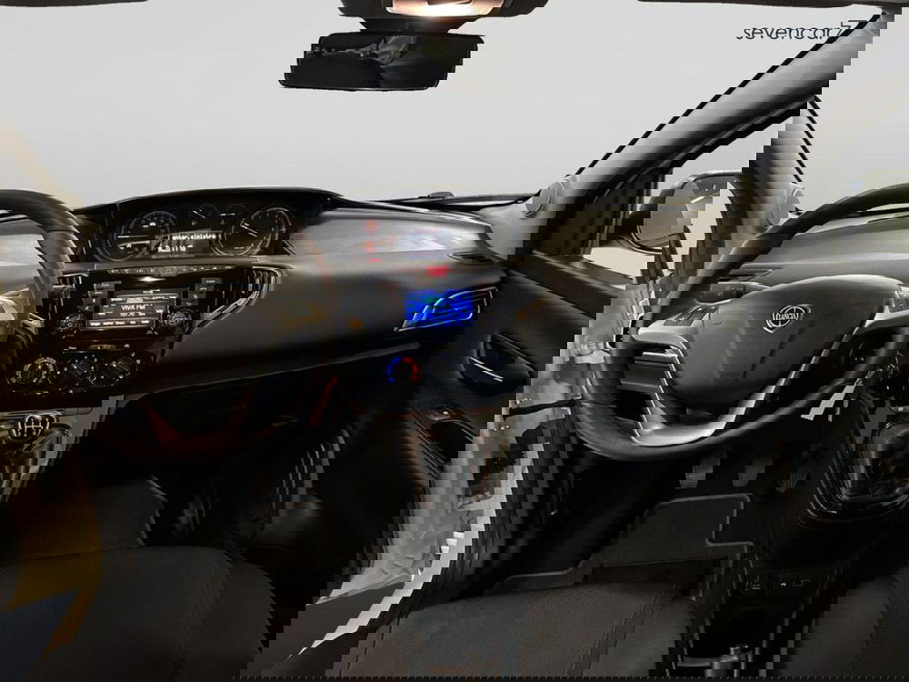 Lancia Ypsilon usata a Verona (10)