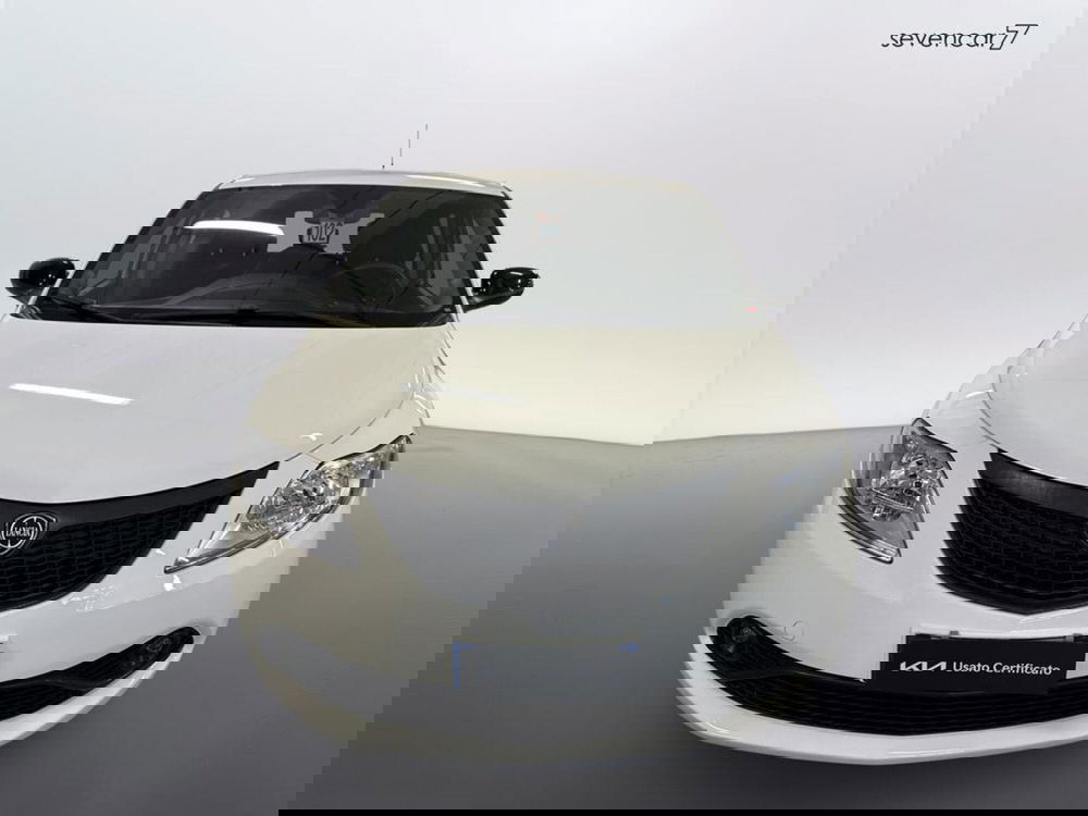 Lancia Ypsilon usata a Verona (2)