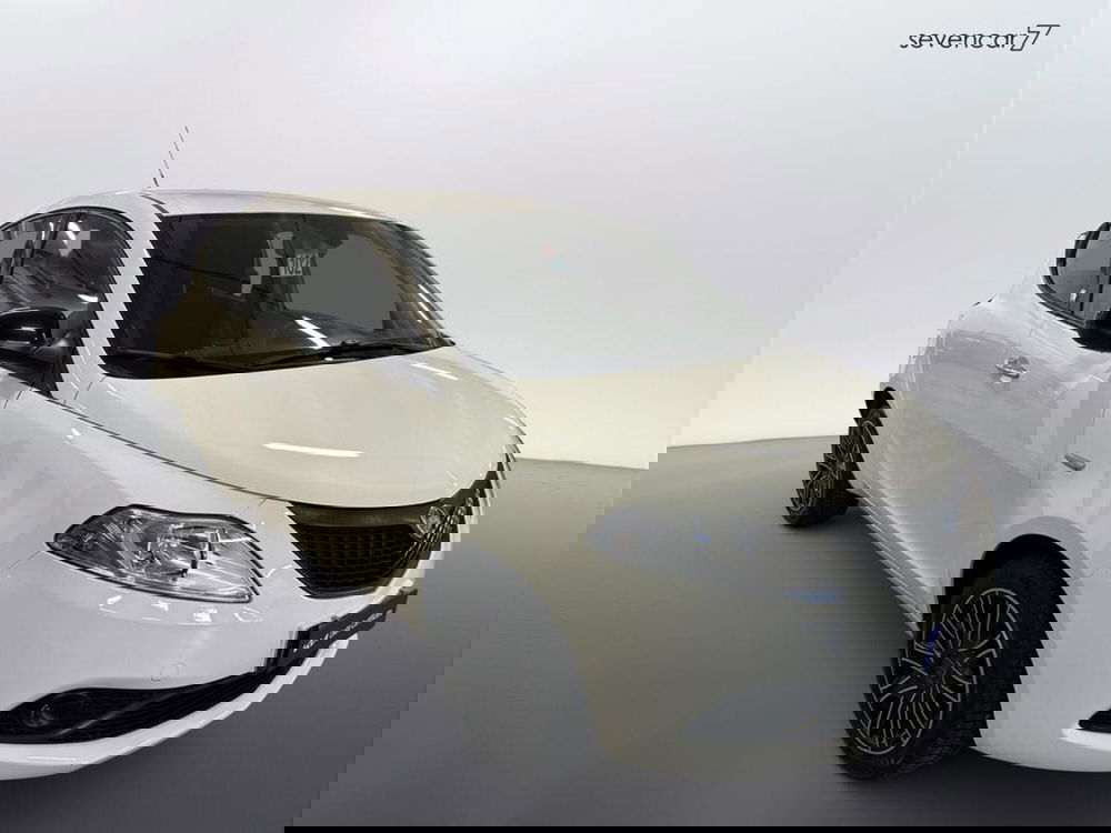 Lancia Ypsilon usata a Verona (3)