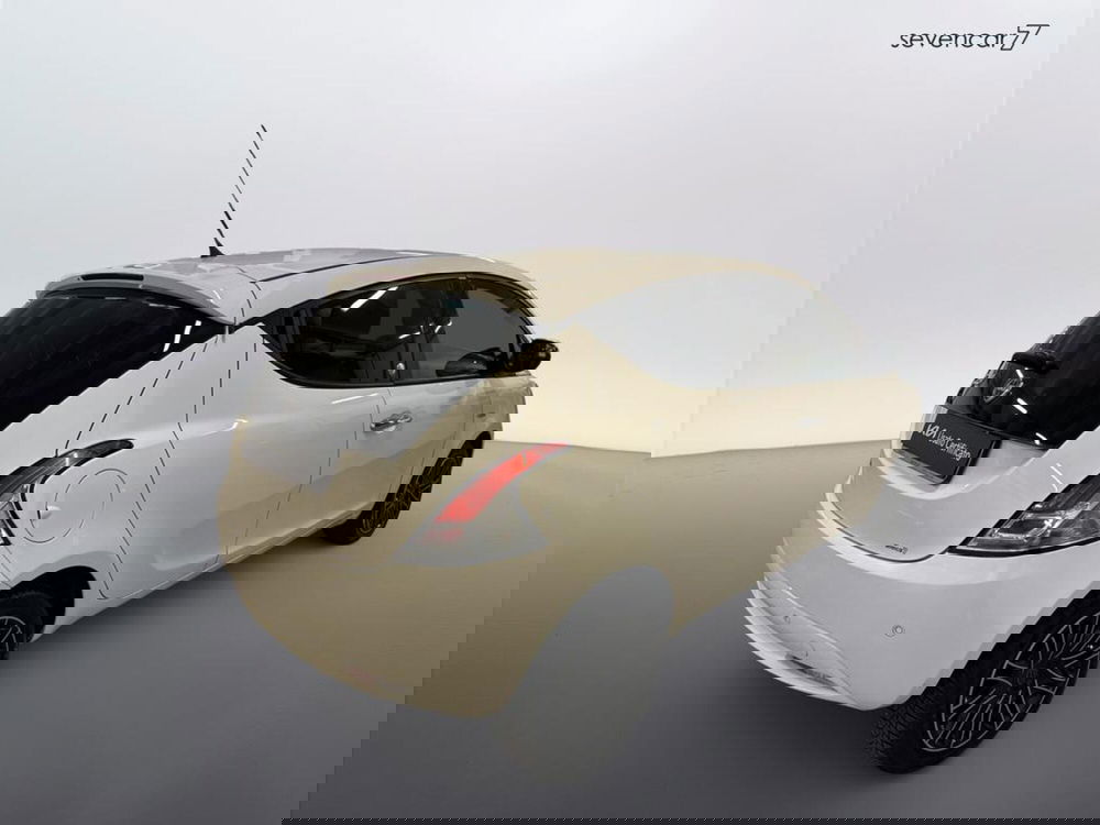 Lancia Ypsilon usata a Verona (5)