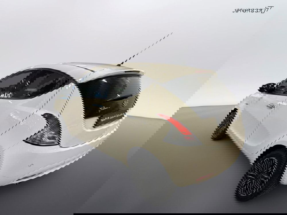 Lancia Ypsilon usata a Verona (7)