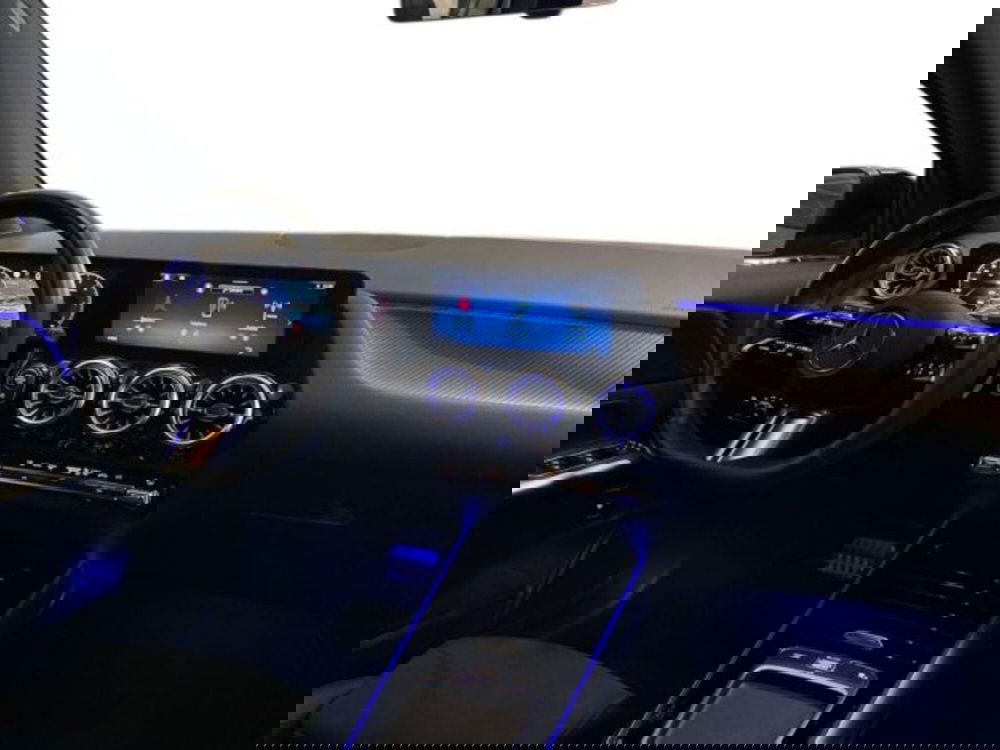 Mercedes-Benz GLA SUV usata a Avellino (14)